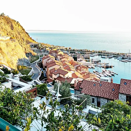 Portopiccolo Avolare In Panoramic Terrasses Apartment *